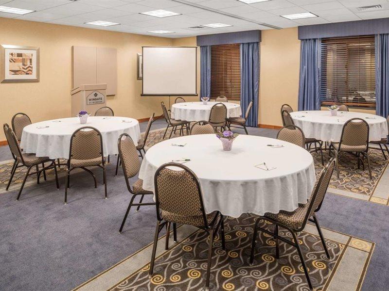 Hotel Fairfield By Marriott & Airport