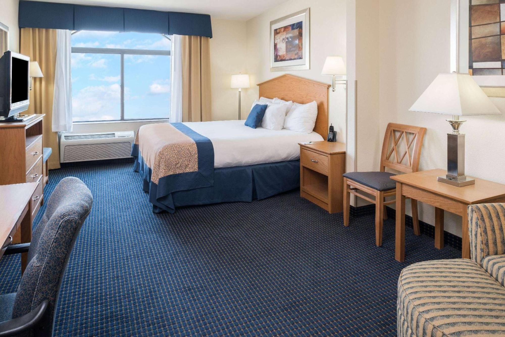Fairfield By Marriott & Airport