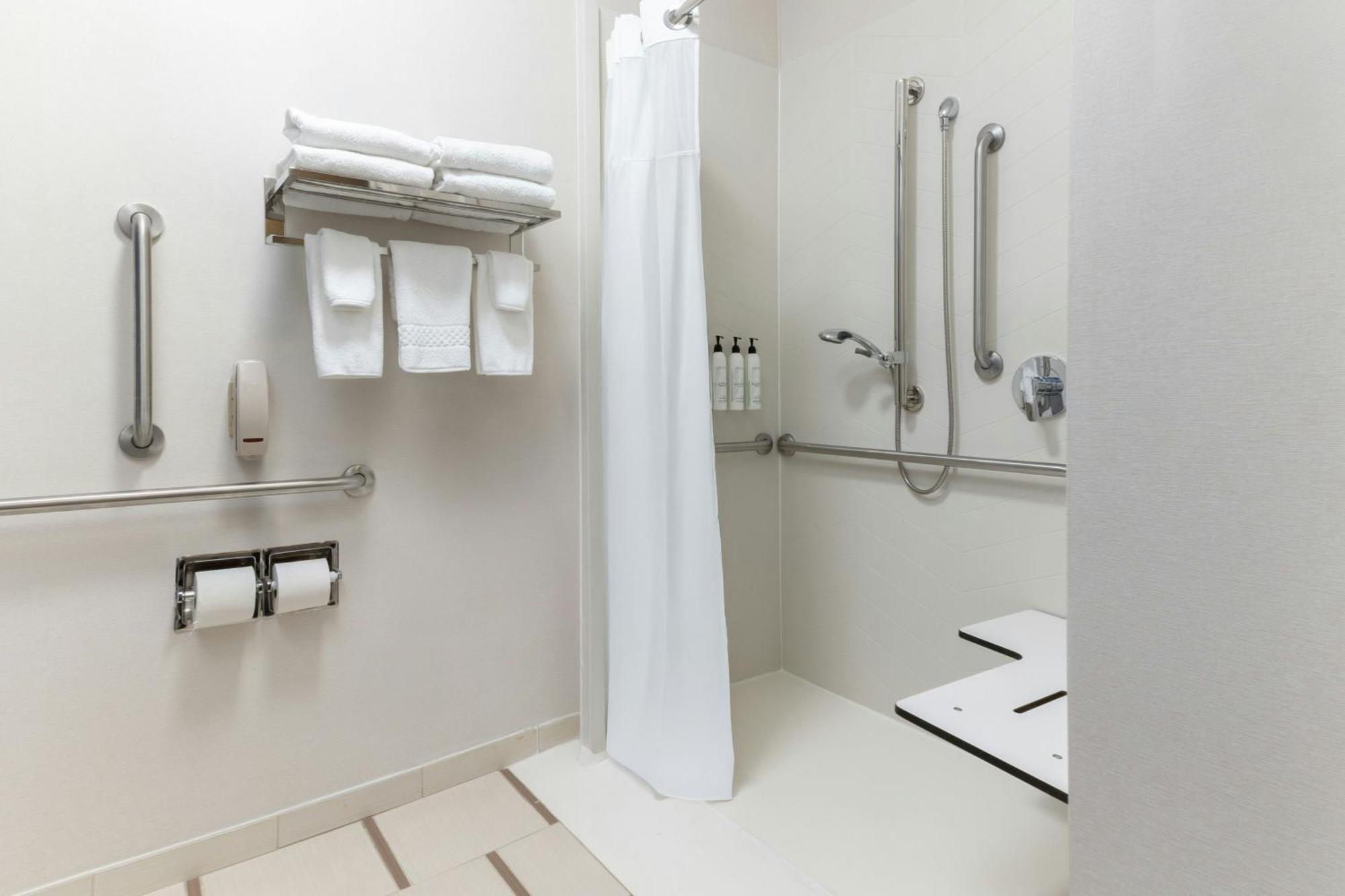 Hotel Fairfield By Marriott & Airport