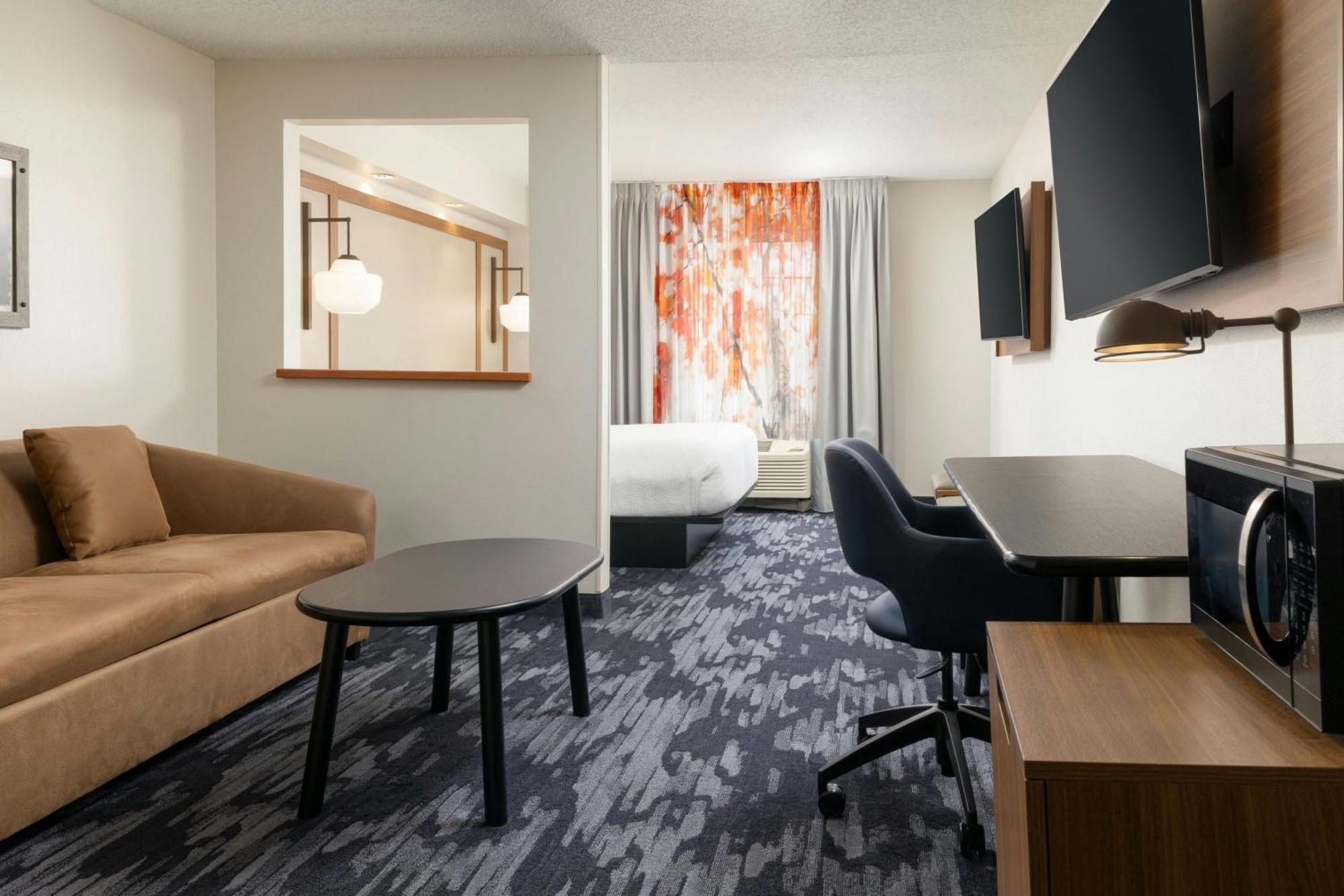 Fairfield By Marriott & Airport 3*