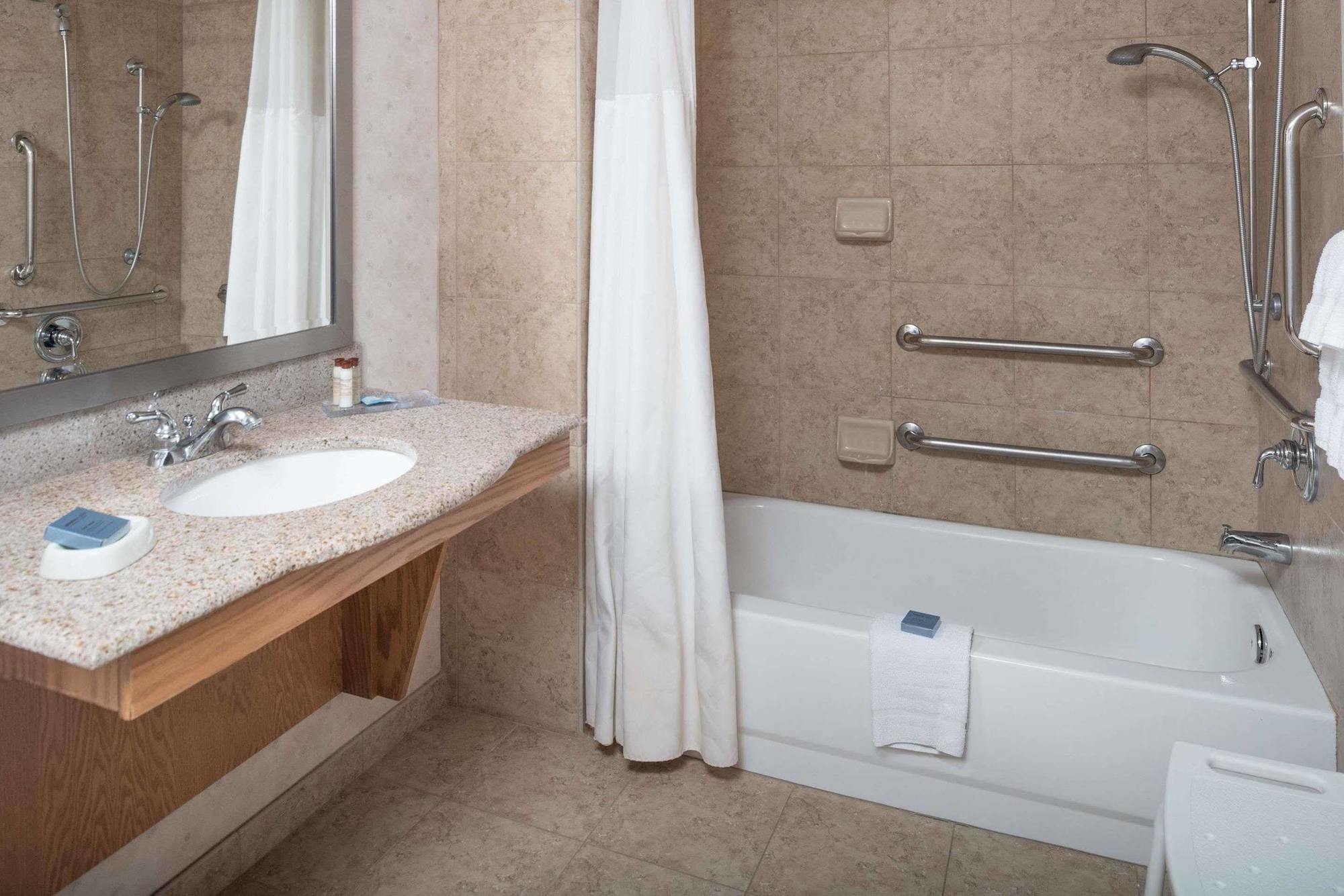 Fairfield By Marriott & Airport