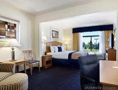 Fairfield By Marriott & Airport