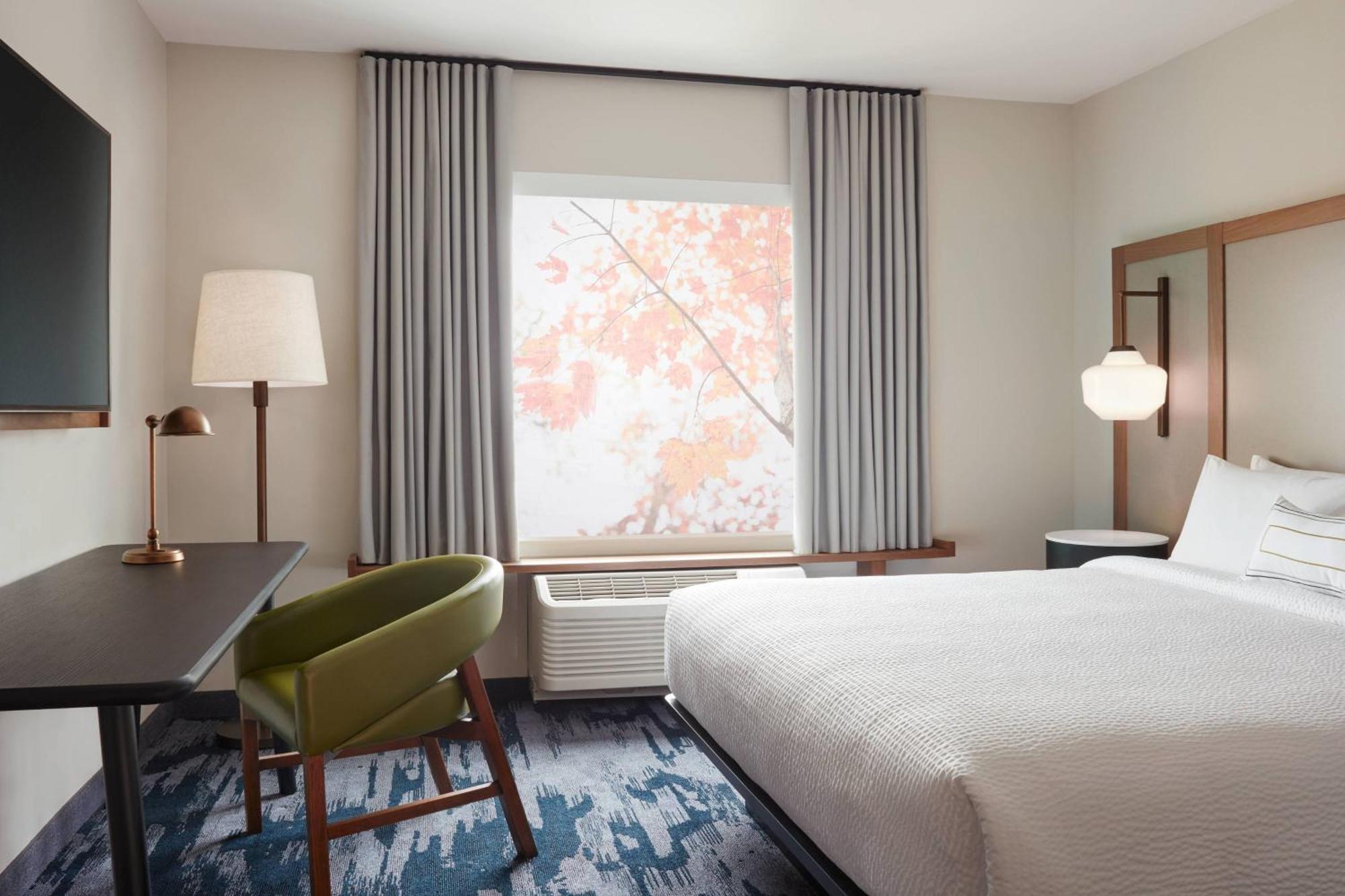 Hotel Fairfield By Marriott & Airport 3*