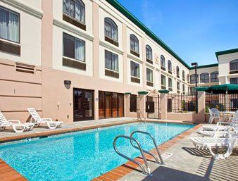Fairfield By Marriott & Airport Hotel 3*
